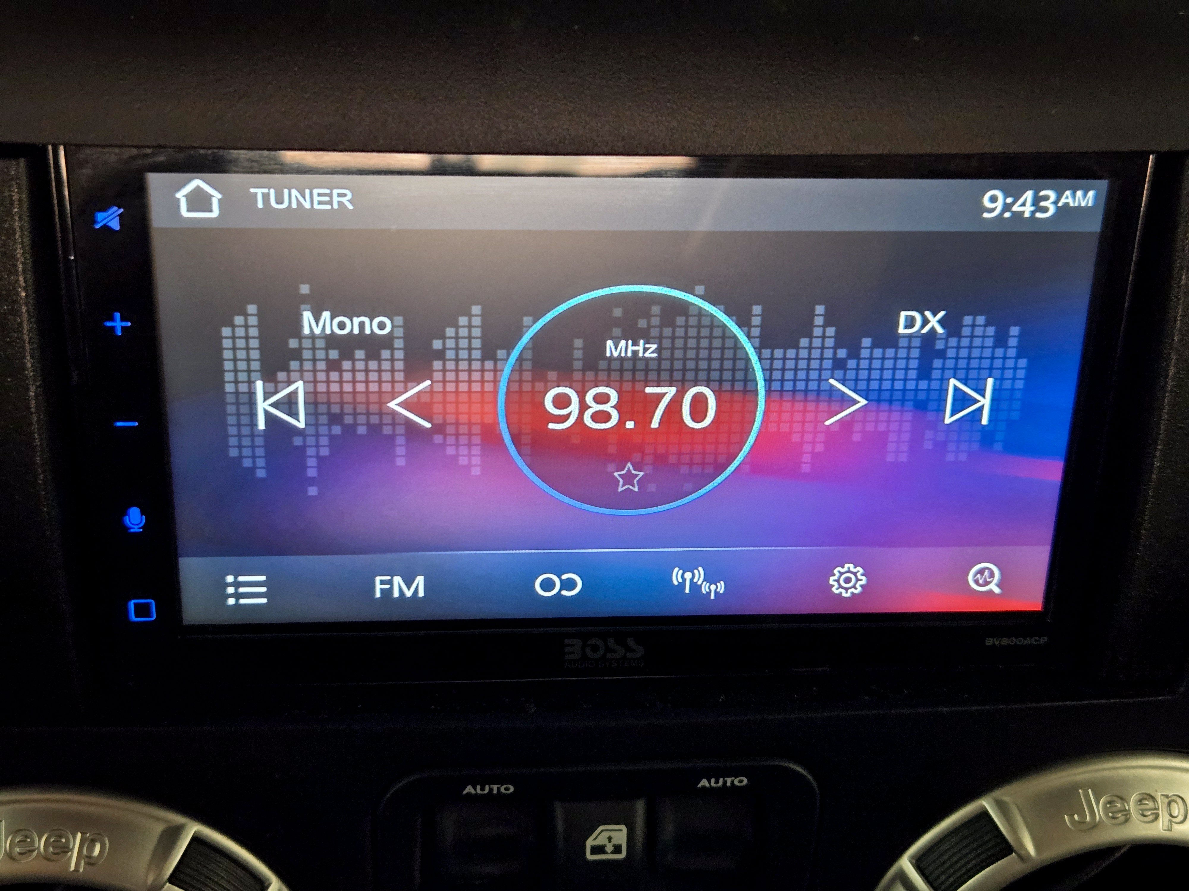 Used 2017 Jeep Wrangler Unlimited Rubicon w/ Connectivity Group AWD/4WD image 19