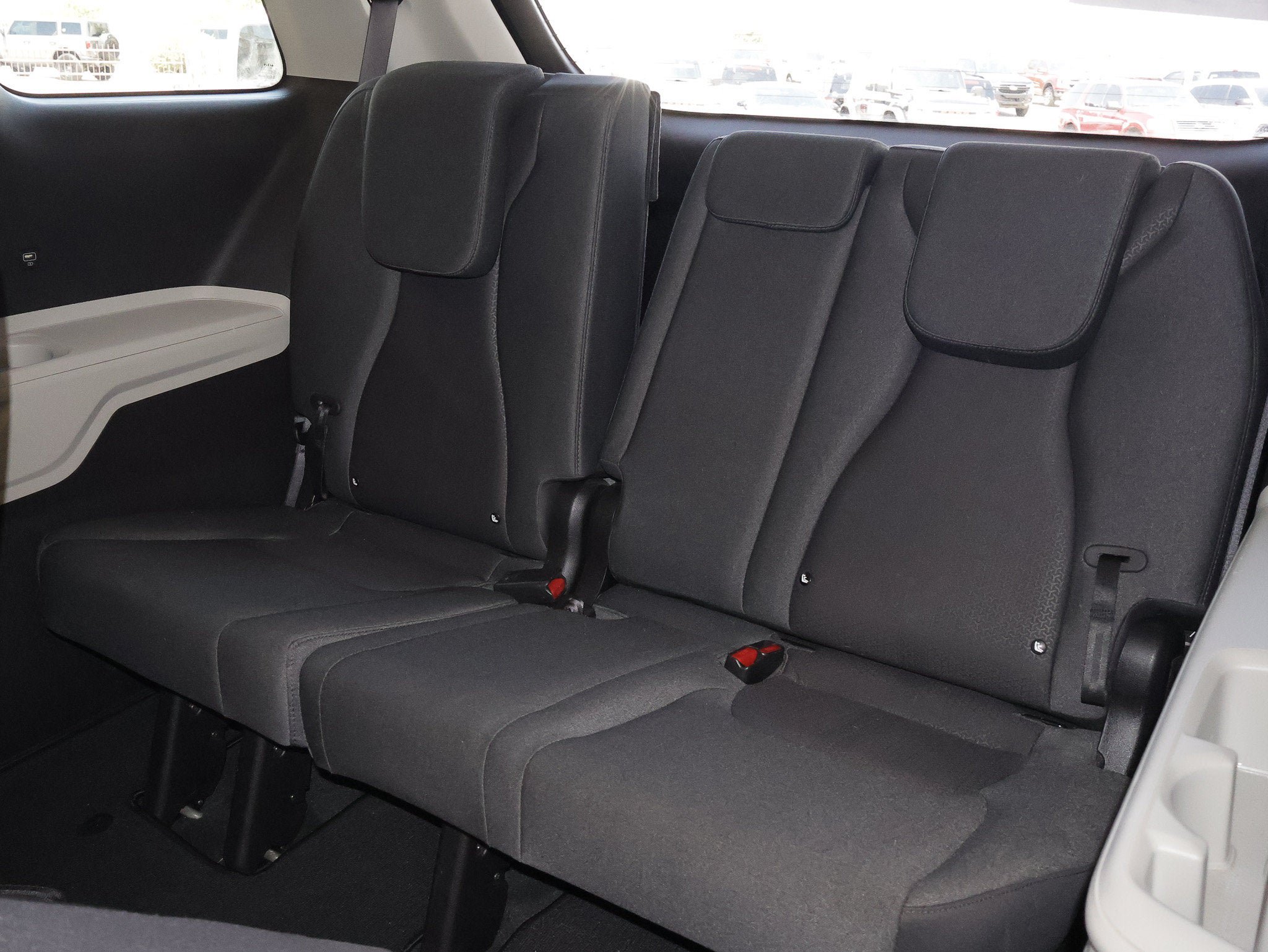 Used 2022 Kia Carnival LX FWD image 37