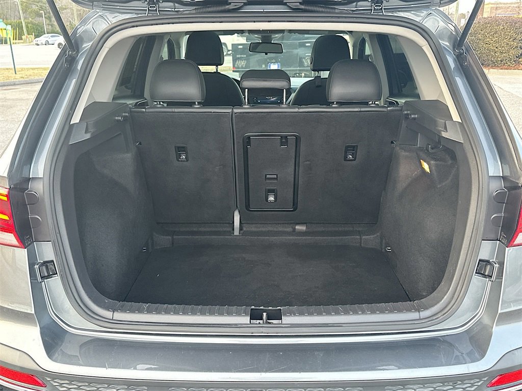 Used 2022 Volkswagen Taos SE w/ Panoramic Sunroof Package image 16