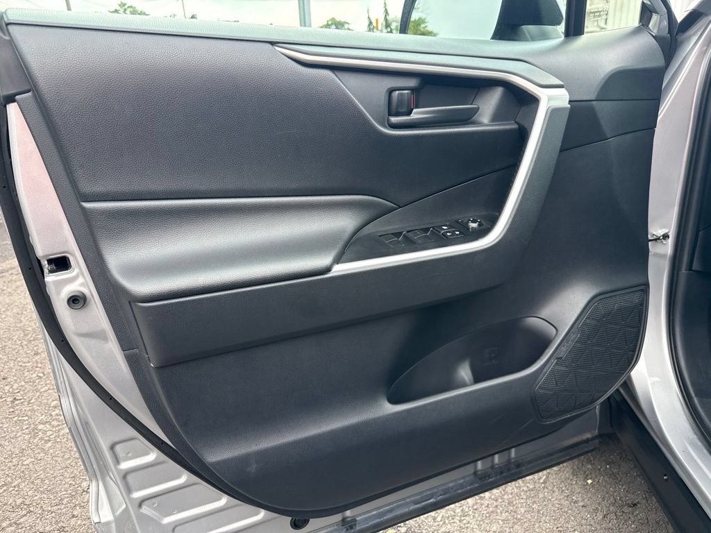 Used 2019 Toyota RAV4 LE w/ All Weather Liner Package AWD/4WD image 13