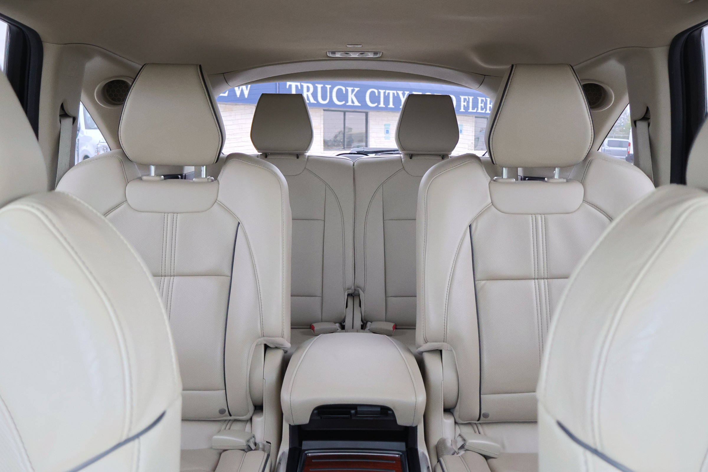 Used 2017 Acura MDX FWD w/ Advance Package image 29