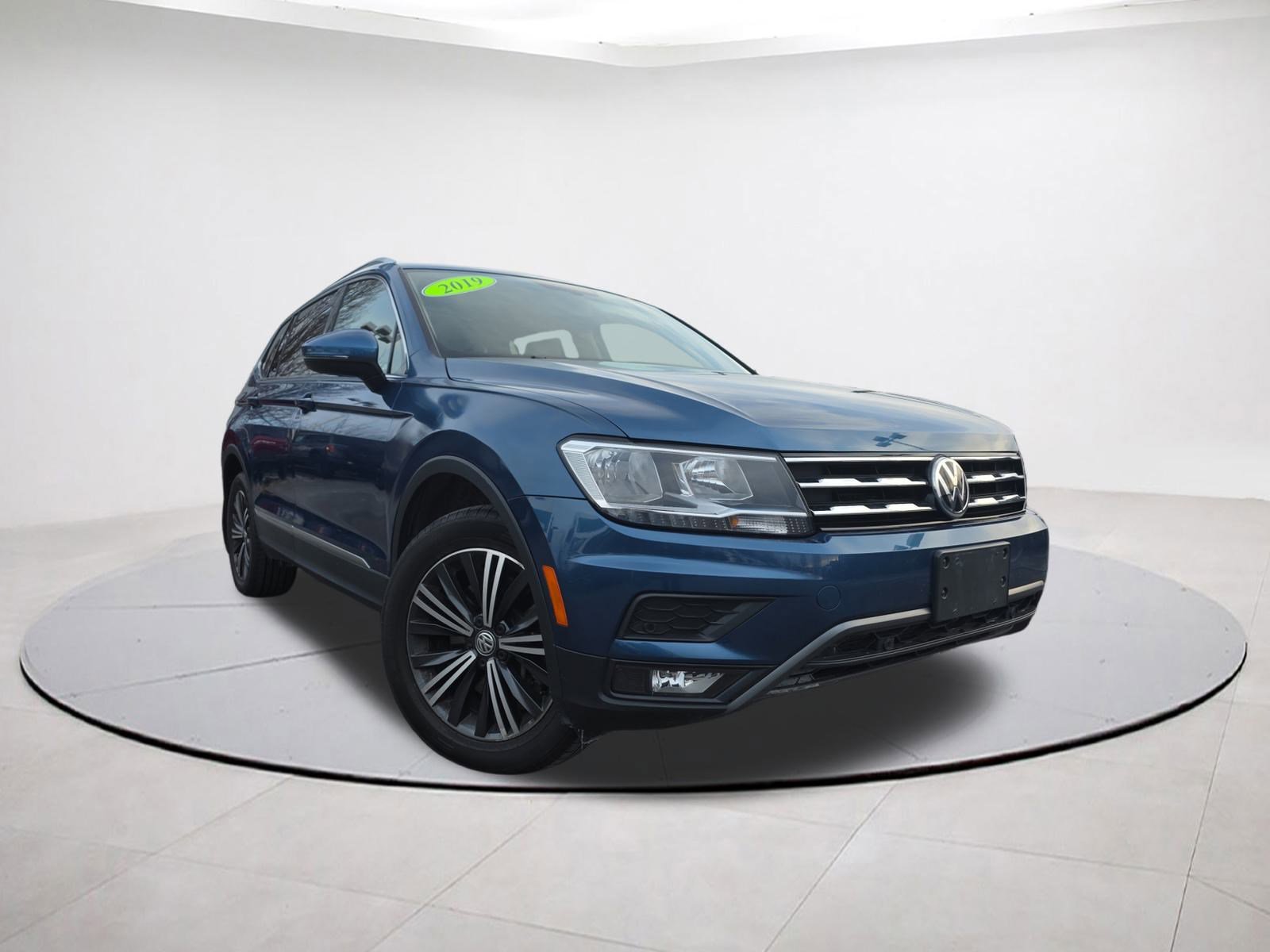 Used 2019 Volkswagen Tiguan SEL w/ 3rd Row Seat Package image 9