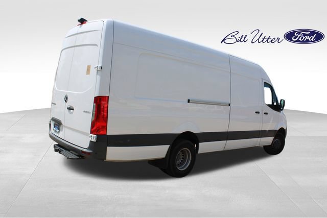Used 2024 Mercedes-Benz Sprinter 4500 image 5