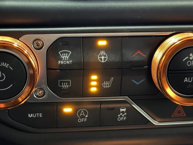 Used 2023 Jeep Gladiator Mojave w/ Cold Weather Group AWD/4WD image 32