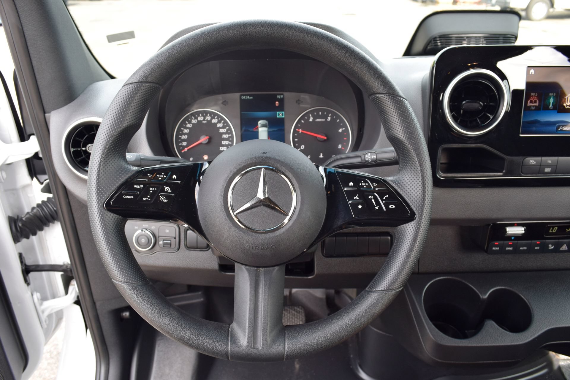 Used 2025 Mercedes-Benz Sprinter 2500 image 6