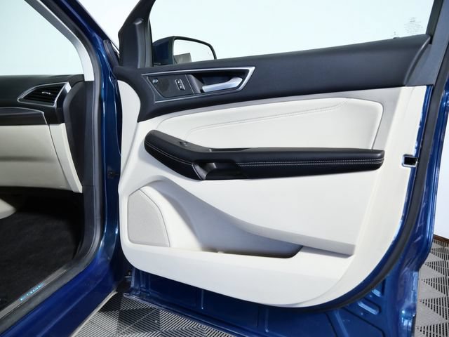 Certified 2020 Ford Edge Titanium w/ Equipment Group 301A AWD/4WD image 9