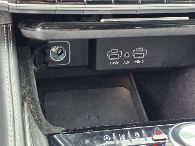 Used 2022 Jeep Wagoneer Series III RWD image 24