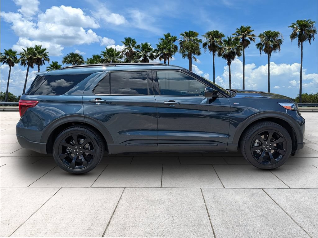 Certified 2024 Ford Explorer ST-Line w/ Class IV Trailer Tow Package RWD image 9