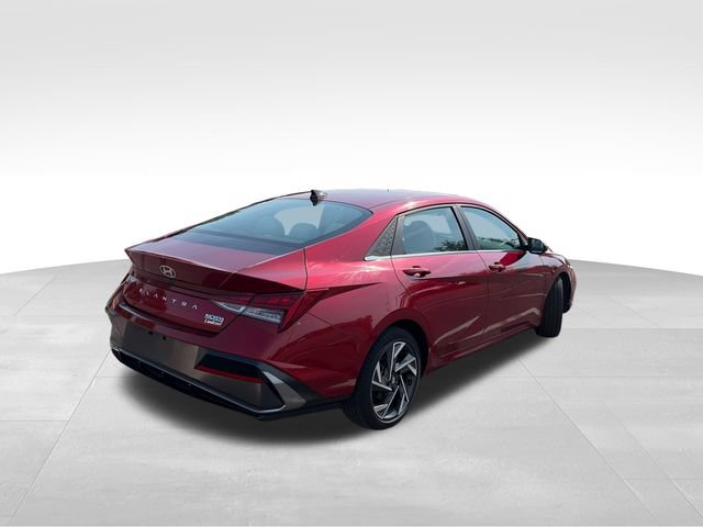 Used 2025 Hyundai Elantra Limited FWD image 6