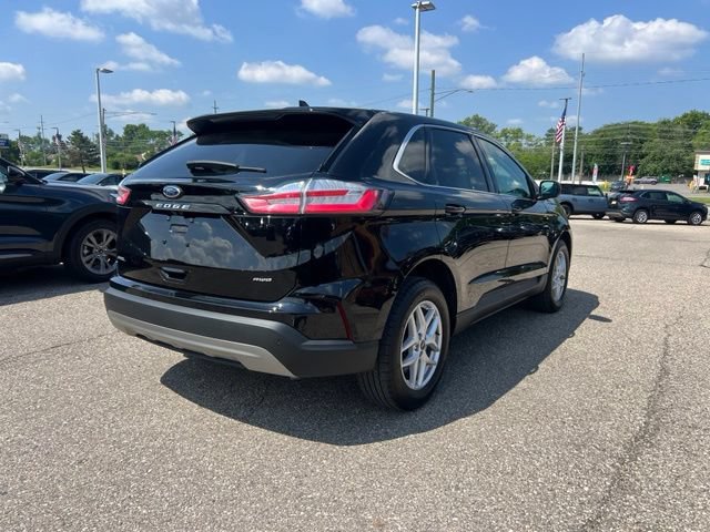 Certified 2024 Ford Edge SEL w/ Convenience Package AWD/4WD image 3