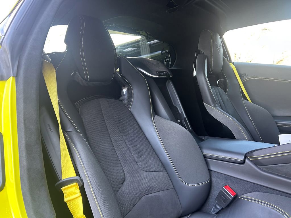 Used 2021 Chevrolet Corvette Stingray Premium Cpe w/ Z51 Performance Package image 19