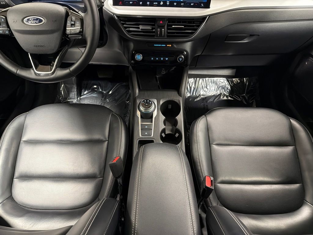 Certified 2025 Ford Escape Platinum AWD/4WD image 18