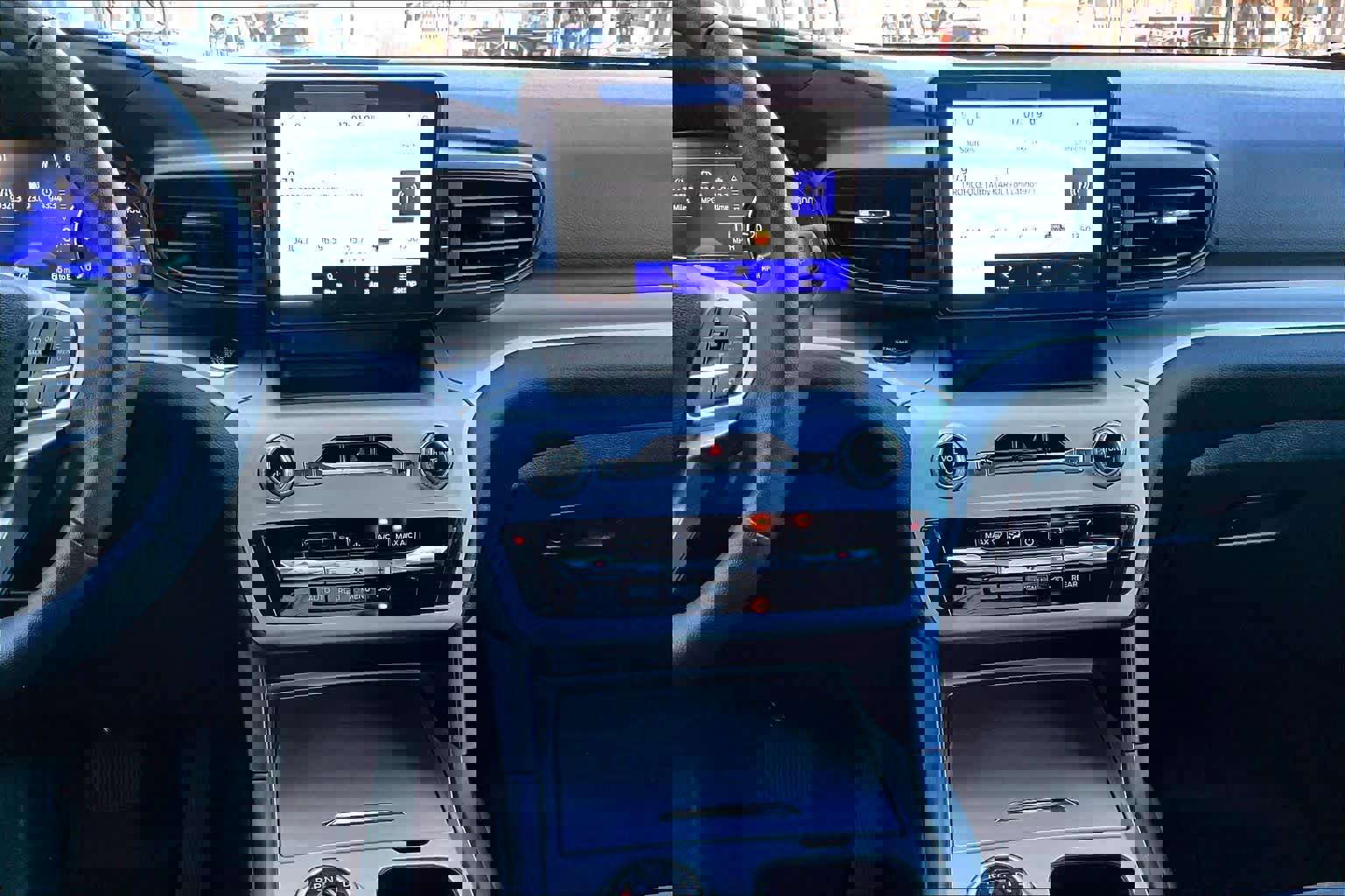 Certified 2024 Ford Explorer XLT image 12