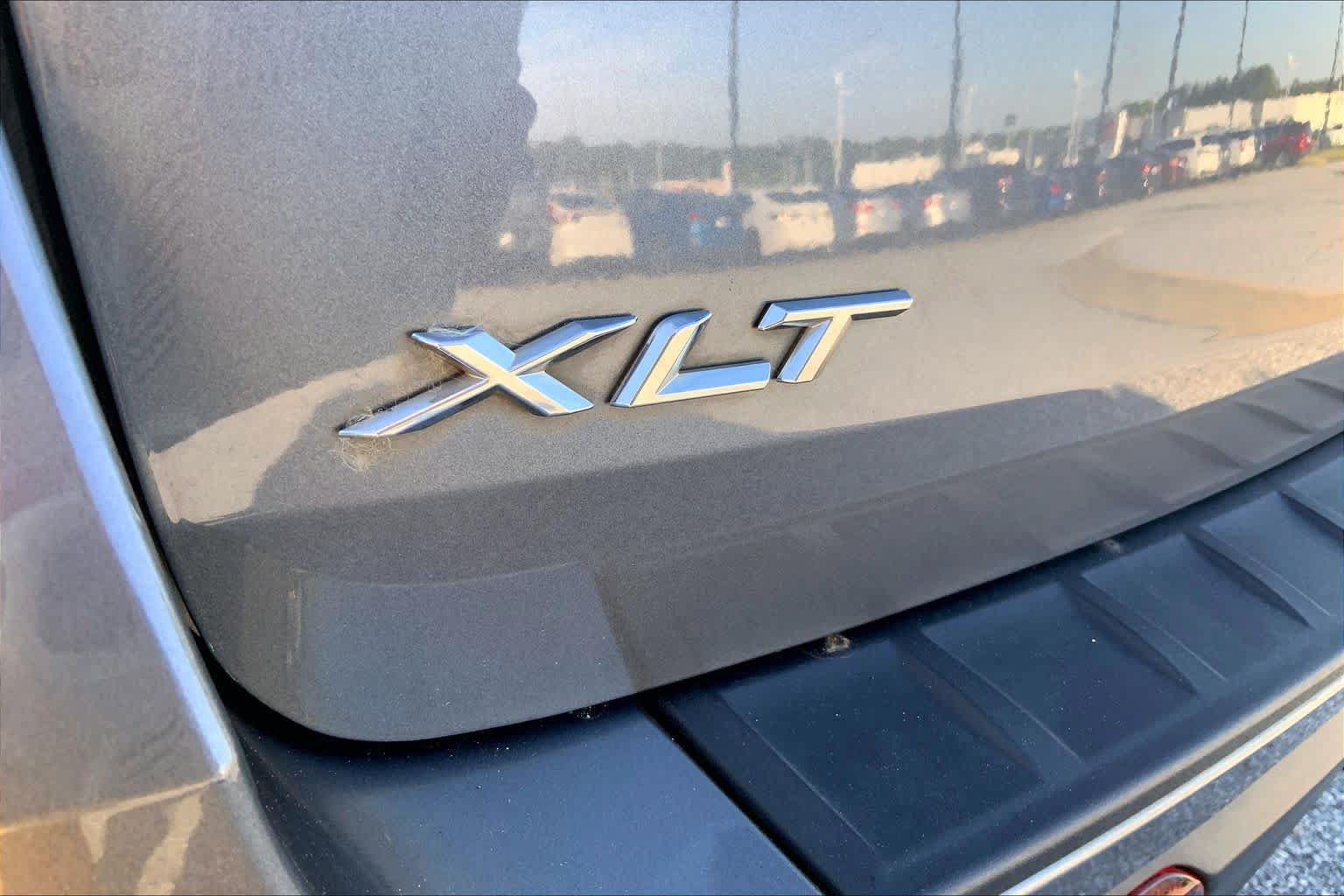 Certified 2022 Ford Explorer XLT w/ Equipment Group 202A RWD image 30