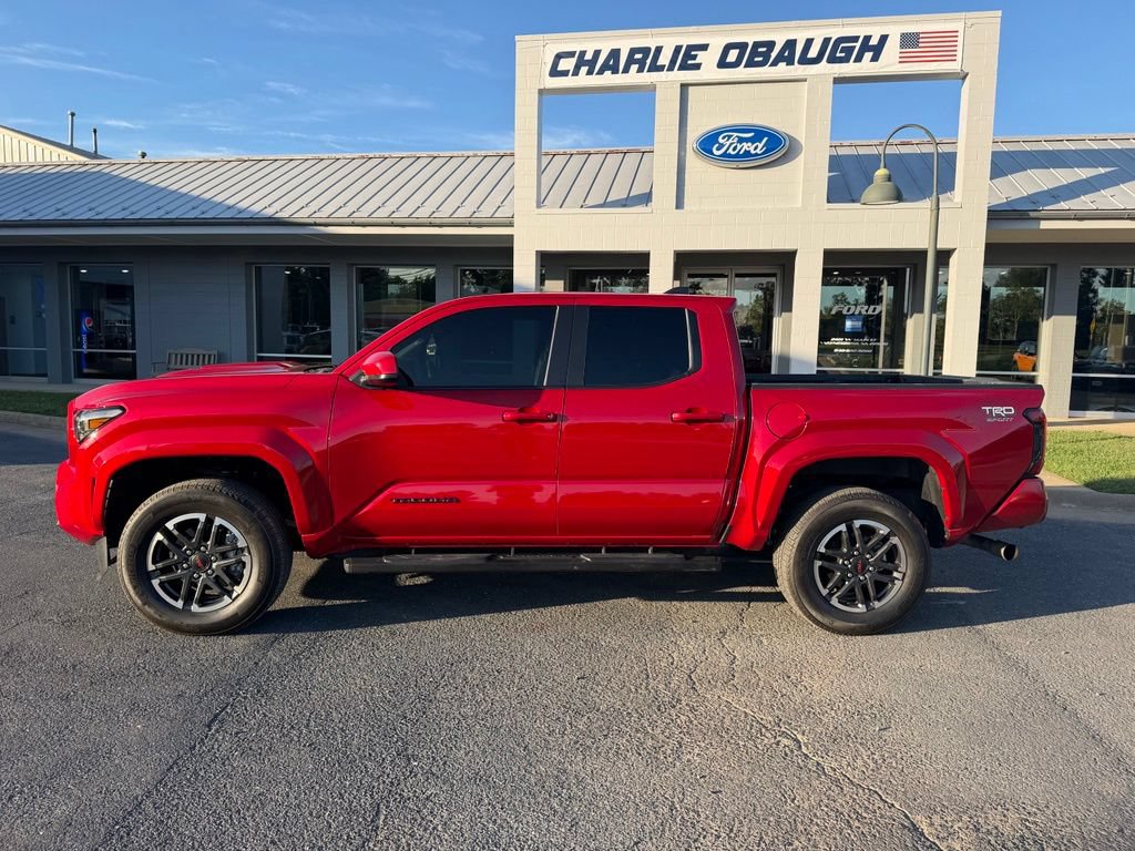 Used 2025 Toyota Tacoma TRD Sport AWD/4WD image 2