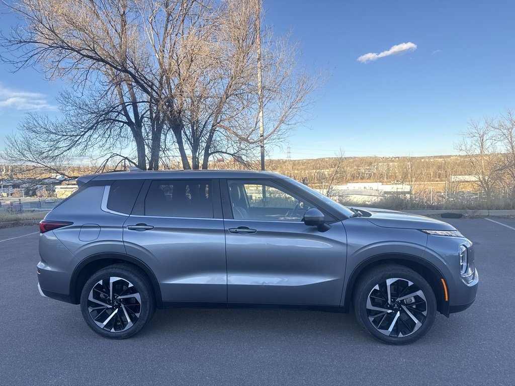 Used 2024 Mitsubishi Outlander SE image 6