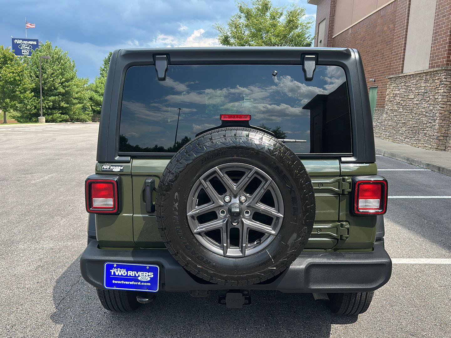 Used 2024 Jeep Wrangler Unlimited Sport AWD/4WD image 4