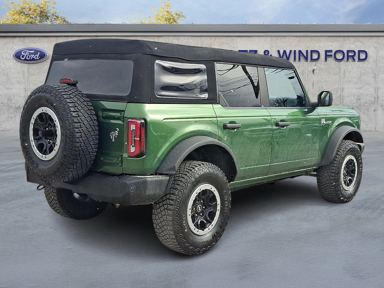 Certified 2023 Ford Bronco Big Bend w/ Sasquatch Package image 4