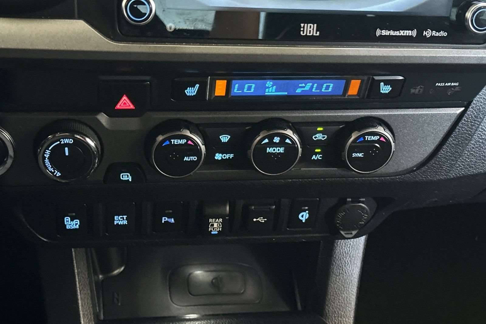 Used 2021 Toyota Tacoma TRD Off-Road w/ TRD Premium Off Road Package AWD/4WD image 21