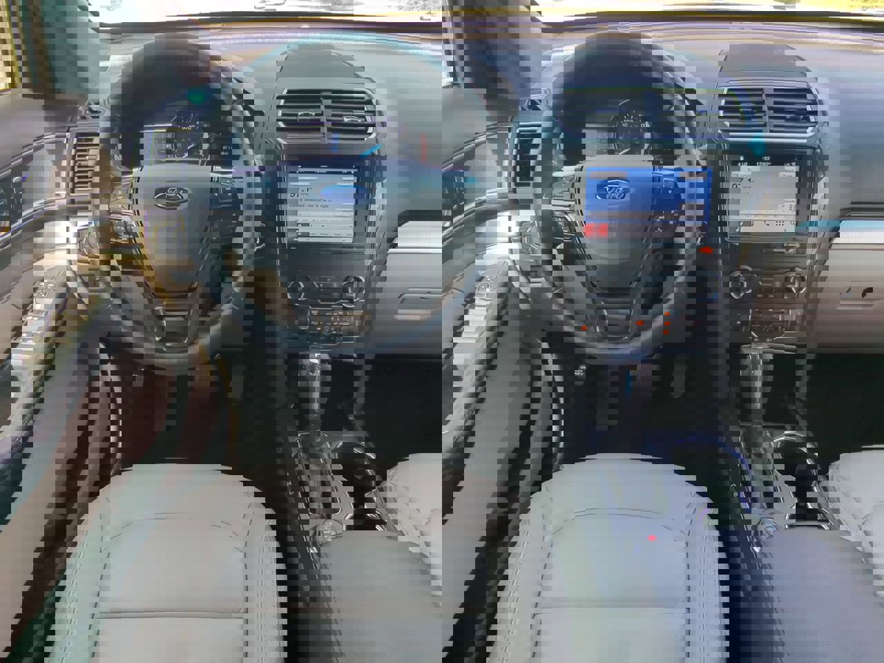 Certified 2018 Ford Explorer XLT w/ Equipment Group 202A image 14