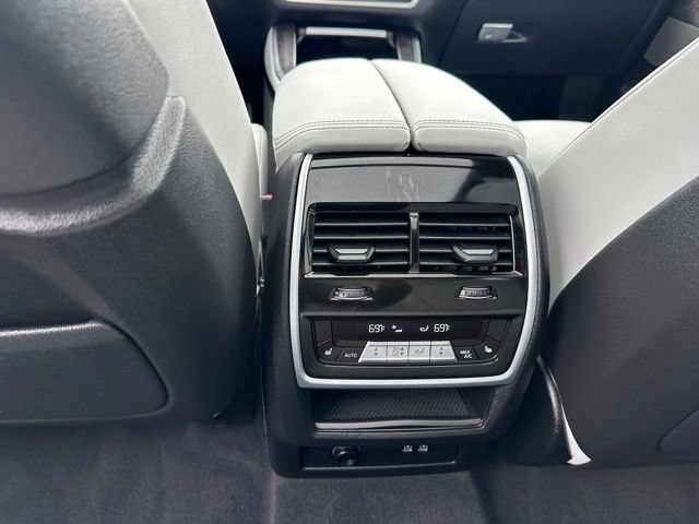 Used 2025 BMW X5 xDrive40i w/ M Sport Package AWD/4WD image 17