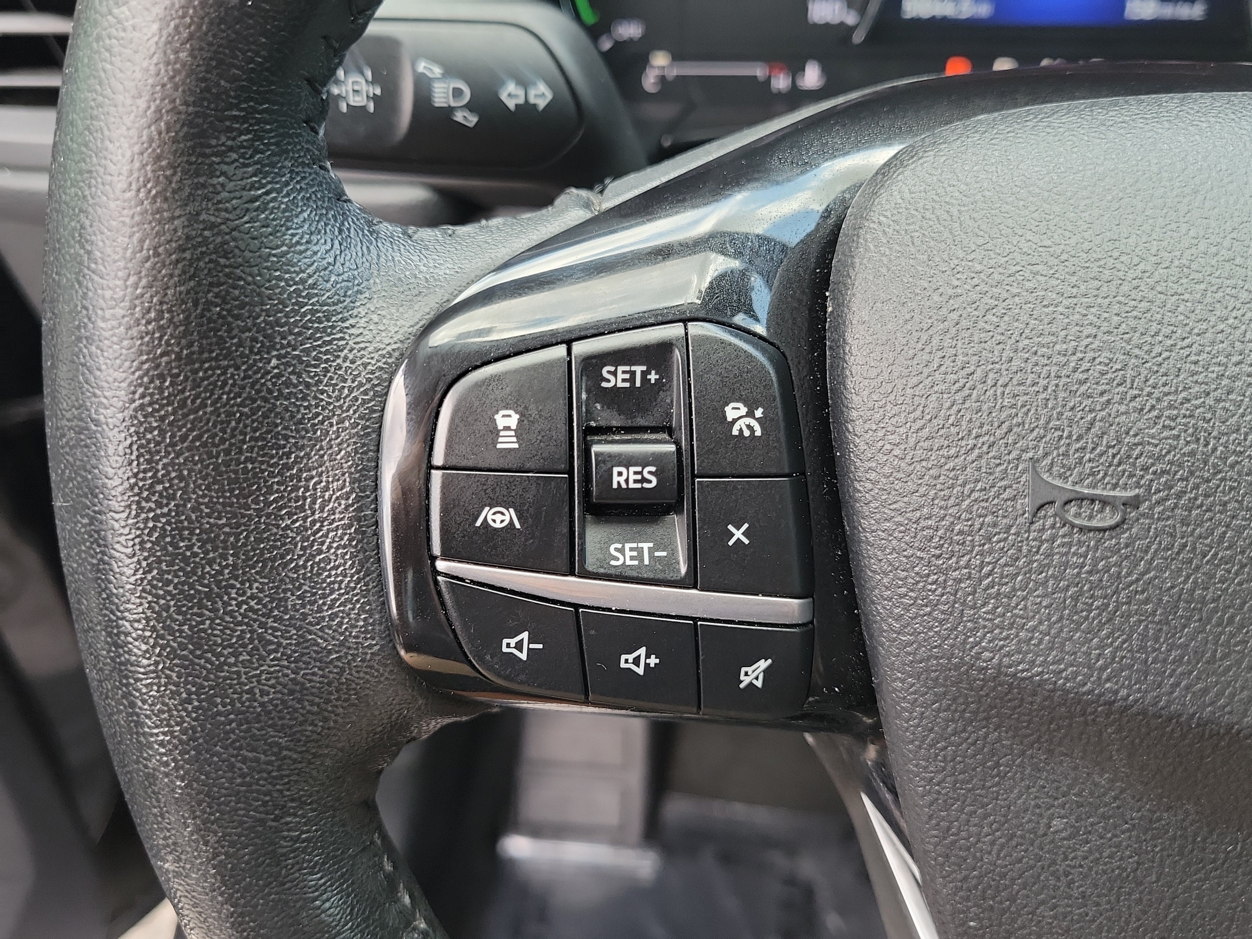 Certified 2021 Ford Escape SE w/ SE Sport Appearance Package FWD image 25