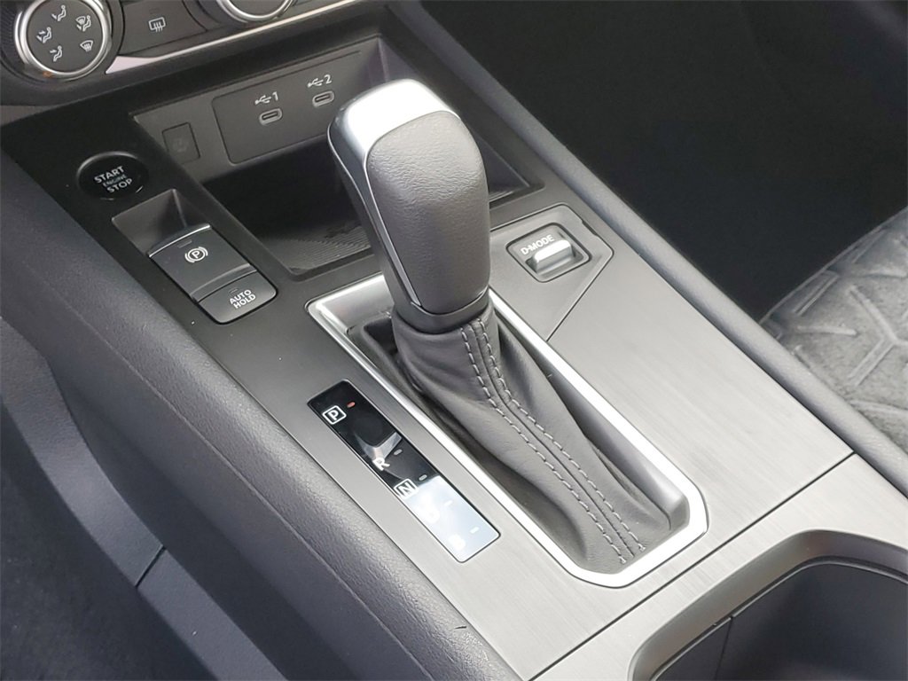 Used 2025 Nissan Kicks SV image 25