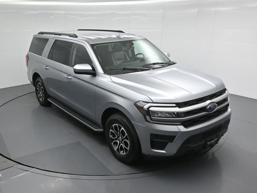 Certified 2023 Ford Expedition Max XLT image 4