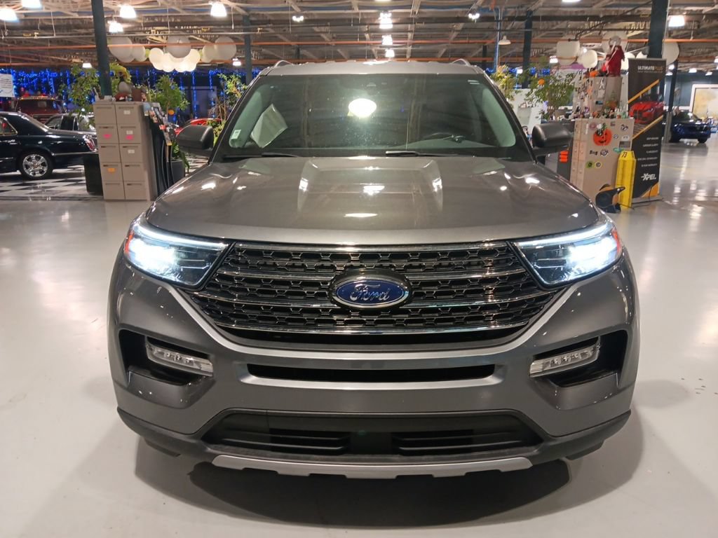 Certified 2023 Ford Explorer XLT w/ Equipment Group 202A AWD/4WD image 7