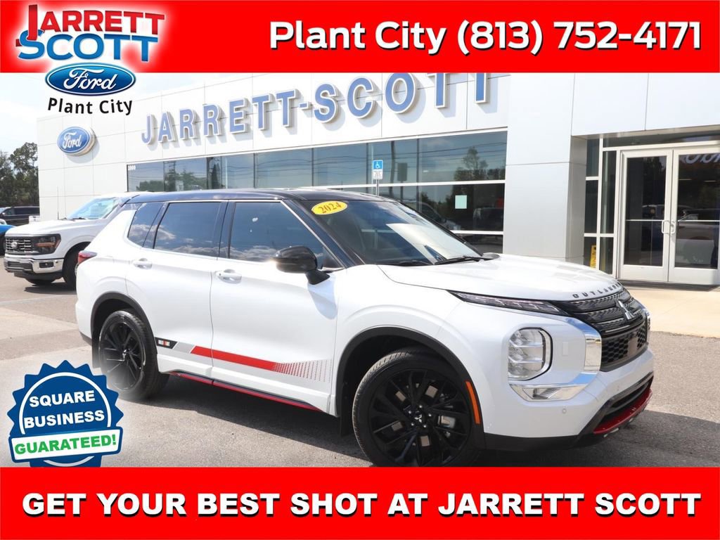 Used 2024 Mitsubishi Outlander SE Black Edition image 7