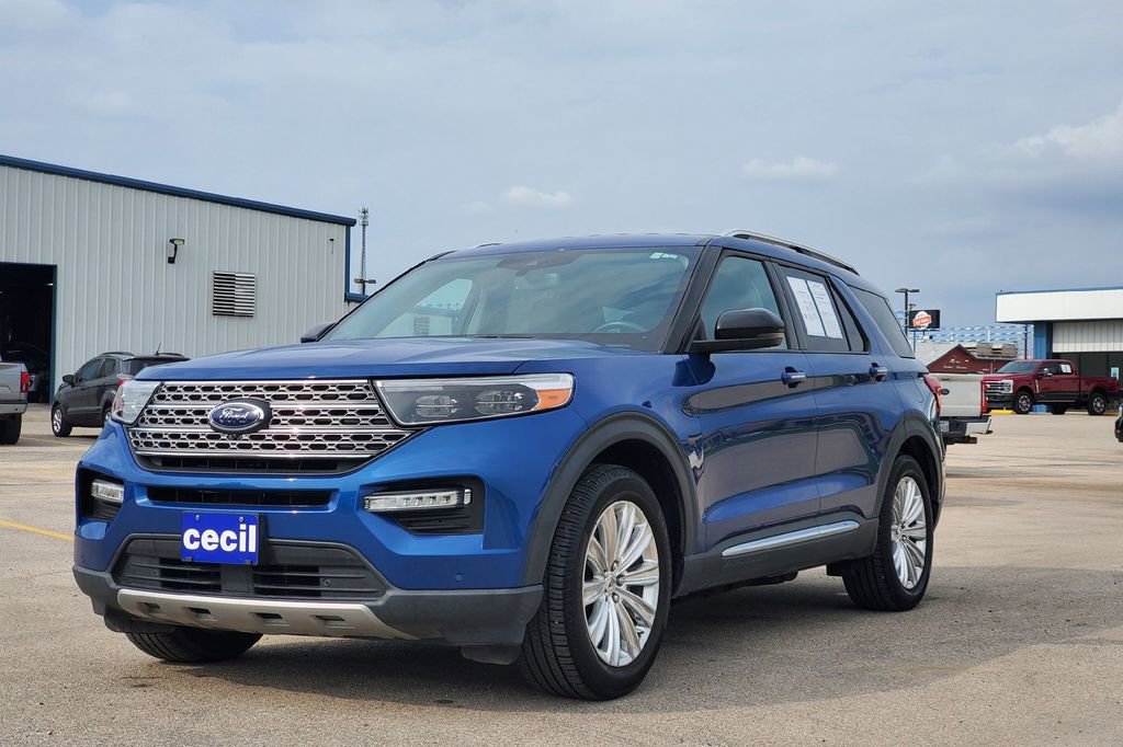 Certified 2022 Ford Explorer Limited w/ Equipment Group 301A RWD image 2
