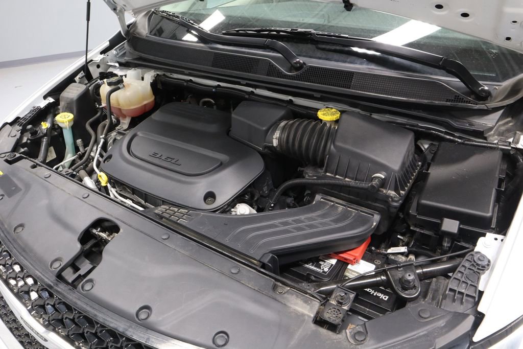 Used 2022 Chrysler Pacifica Touring-L FWD image 12