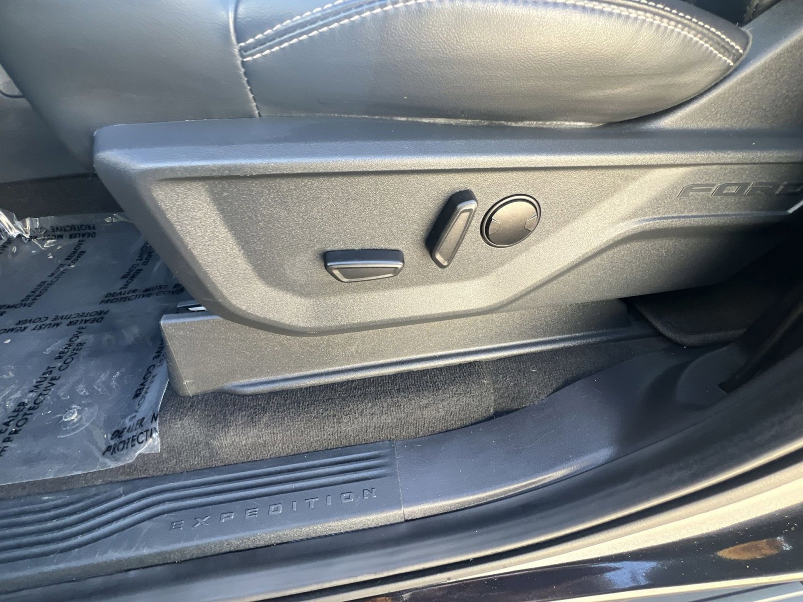 Certified 2025 Ford Expedition Platinum image 14