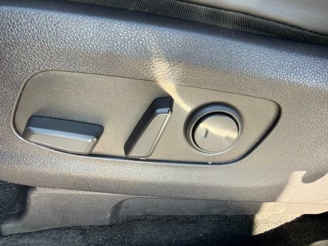 Used 2023 Kia Carnival LX FWD image 30