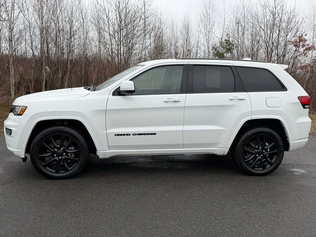 Used 2021 Jeep Grand Cherokee Laredo X image 25