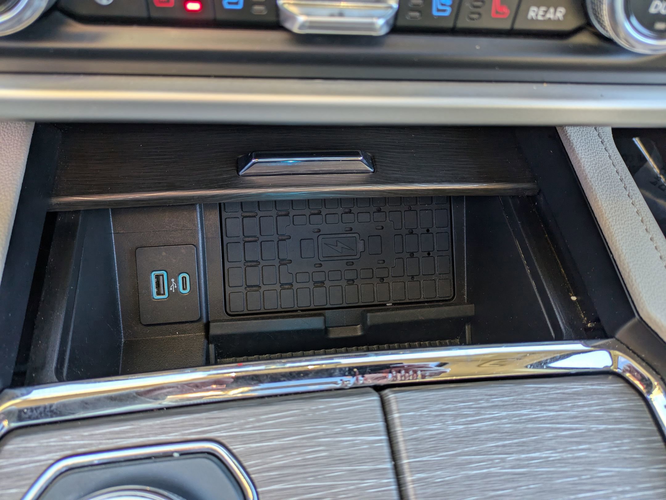 Certified 2024 Ford Expedition Limited image 20