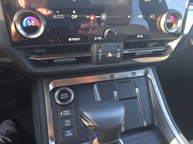 Used 2024 Lexus GX 550 AWD/4WD image 15