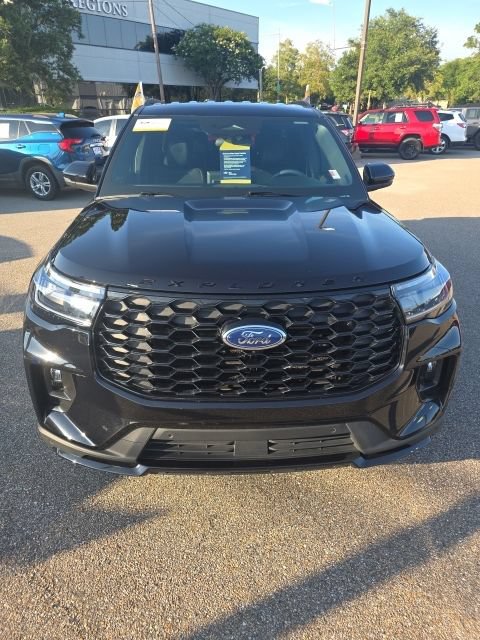 Certified 2025 Ford Explorer ST-Line RWD image 3