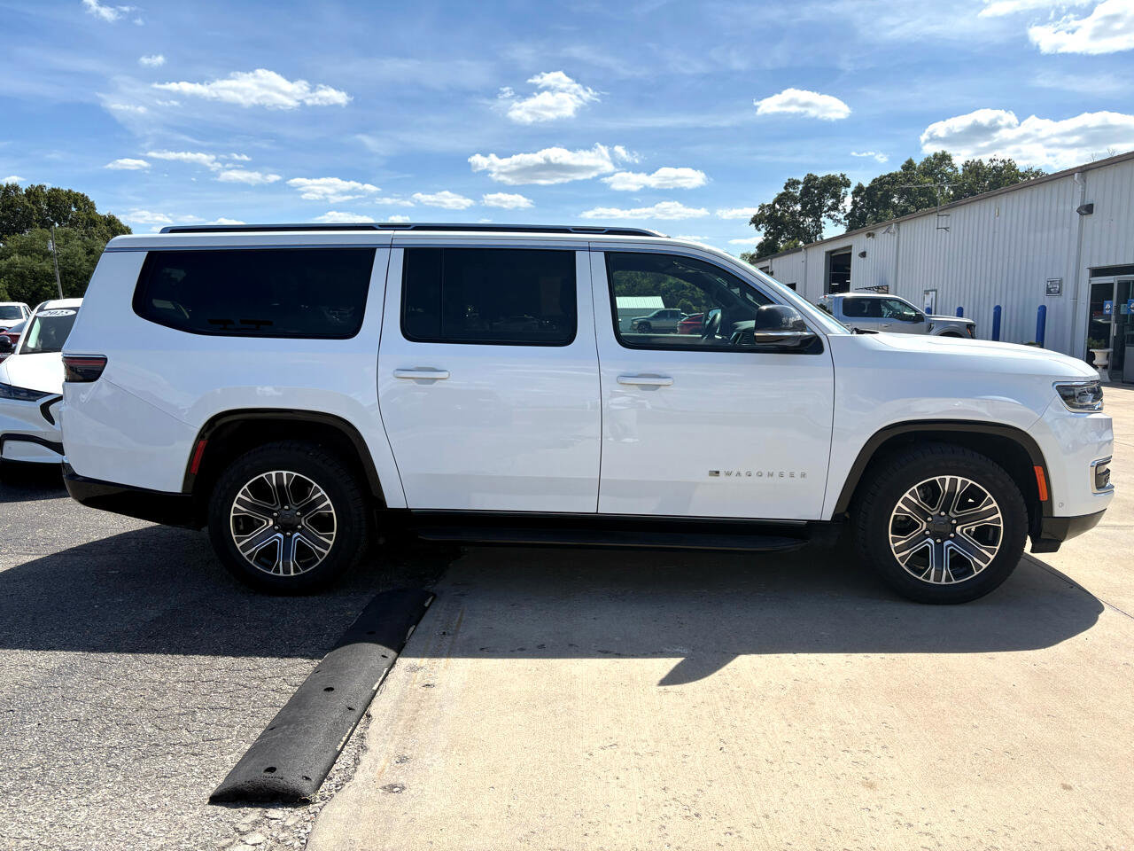 Used 2024 Jeep Wagoneer L Series II w/ Flexible Seating Group image 6