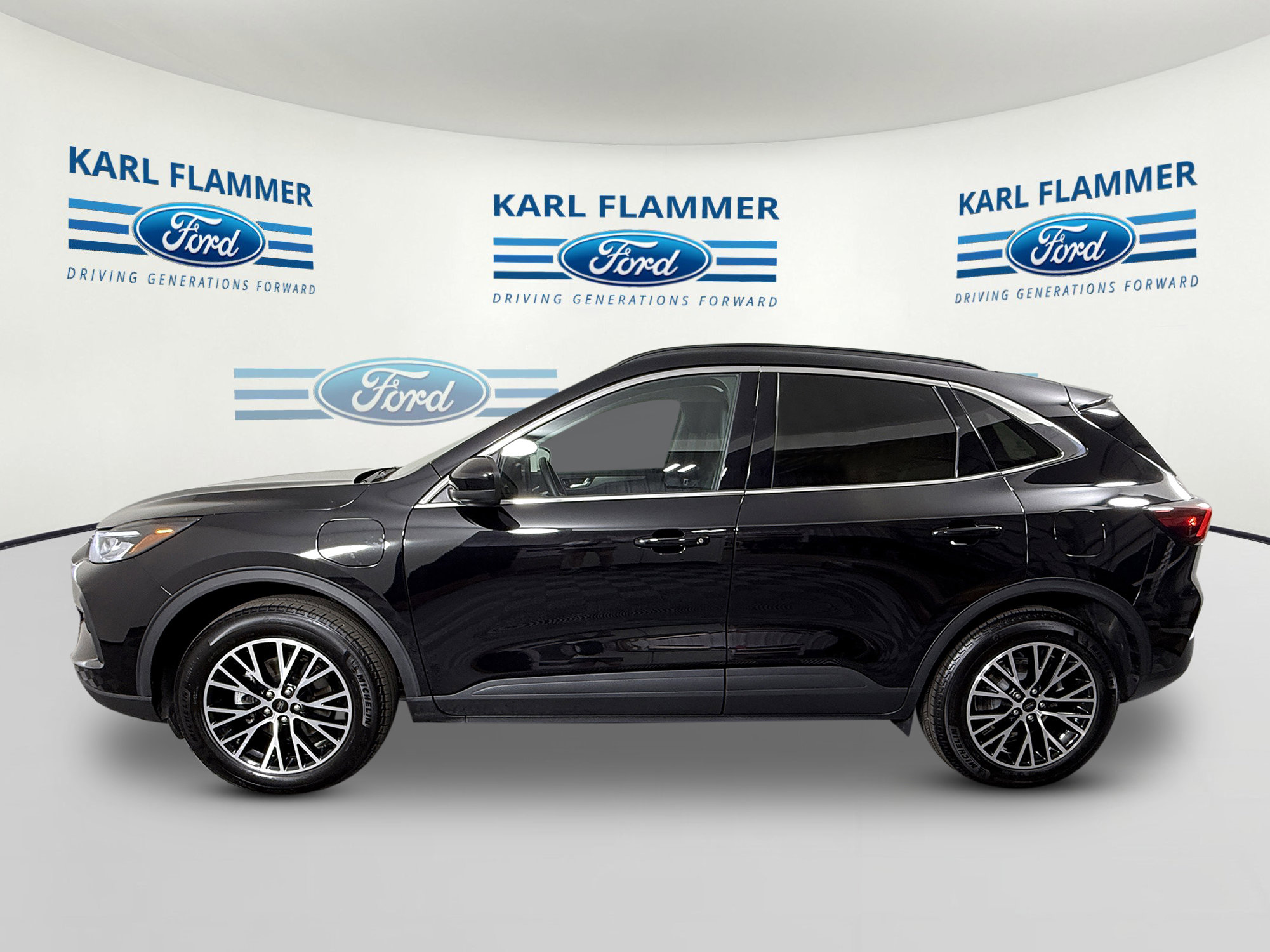 Certified 2025 Ford Escape SE FWD image 5