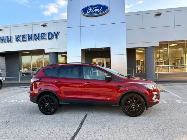Certified 2017 Ford Escape SE w/ SE Sport Appearance Package AWD/4WD image 15