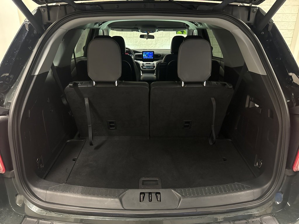 Certified 2022 Ford Explorer XLT w/ Equipment Group 202A image 10