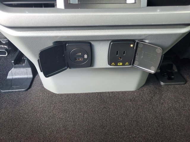 Certified 2022 Ford F150 XLT w/ Equipment Group 302A High image 17