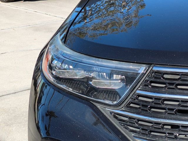 Certified 2020 Ford Explorer XLT w/ Equipment Group 202A image 9