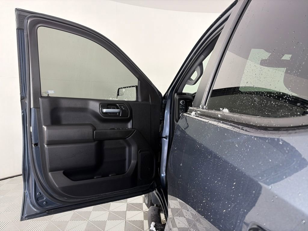 Used 2021 Chevrolet Silverado 1500 Custom w/ LPO, Dark Essentials Package image 9