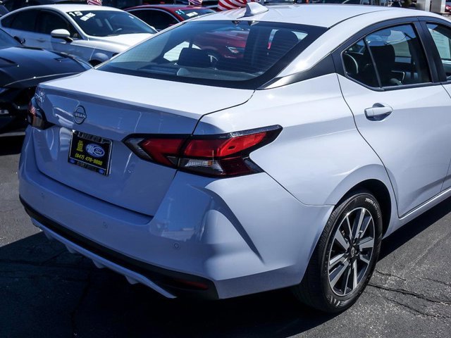 Used 2025 Nissan Versa SV FWD image 9