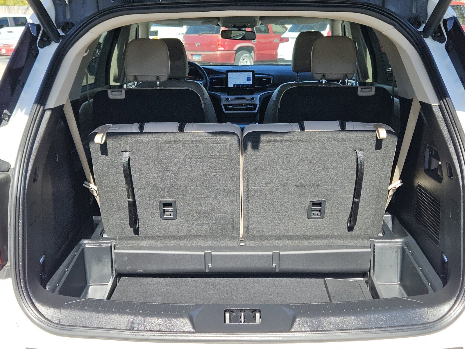 Certified 2023 Ford Explorer XLT w/ Equipment Group 202A image 31