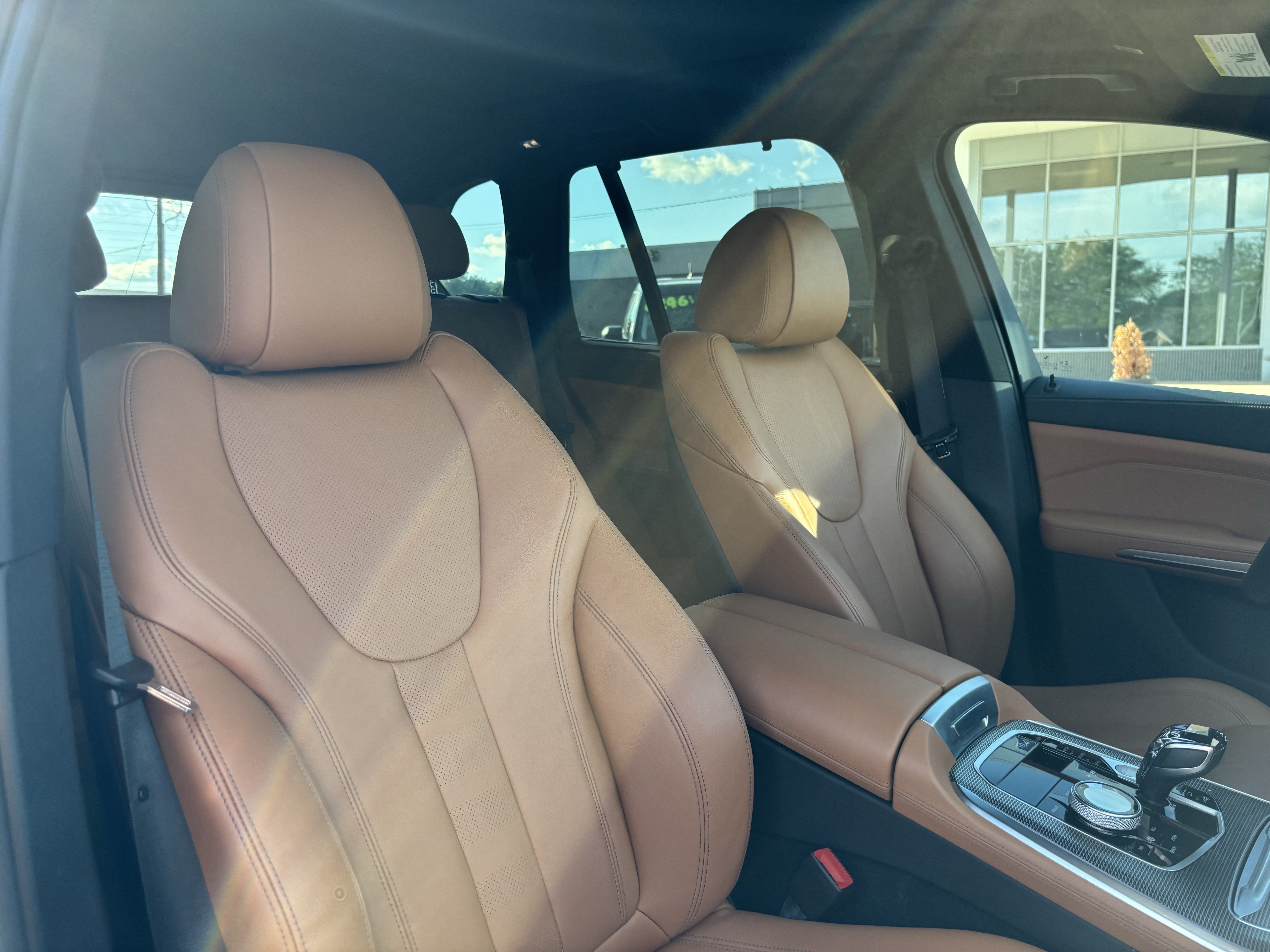 Used 2022 BMW X5 xDrive40i w/ M Sport Package AWD/4WD image 48