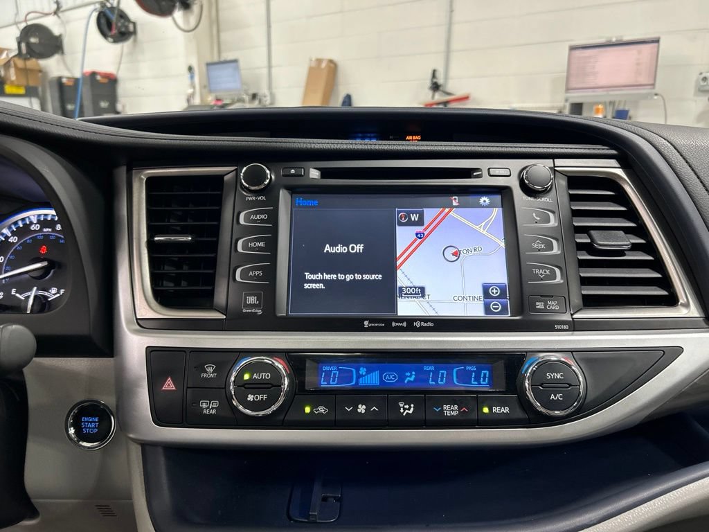 Used 2018 Toyota Highlander Limited Platinum AWD/4WD image 20