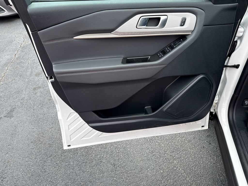 Certified 2026 Ford Explorer Active RWD image 10